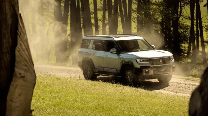 Kiamat bagi Land Cruiser? Membedah Anatomi Denza B8, SUV Off-Road Mewah BYD yang Bersiap Menginvasi Indonesia