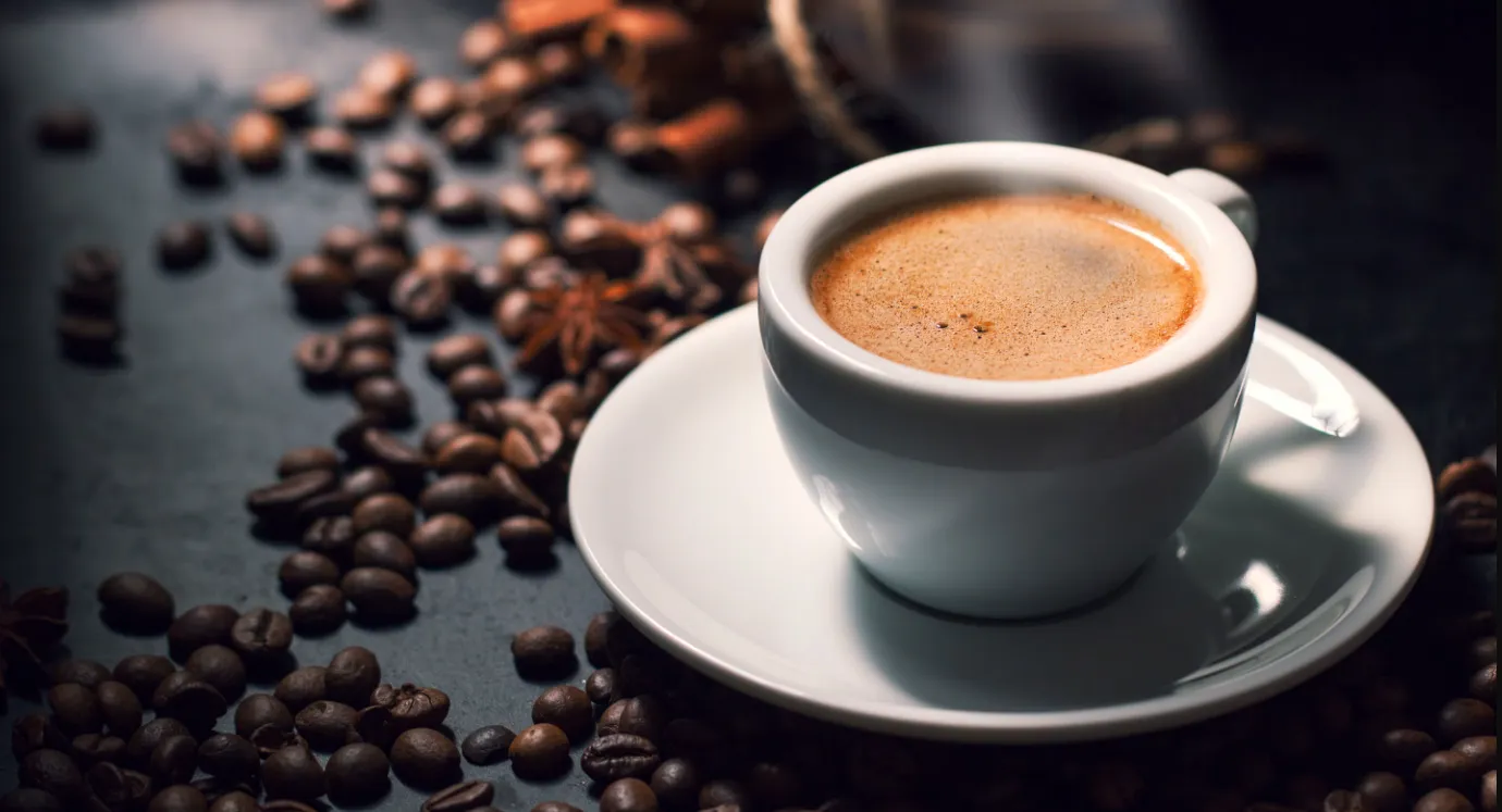 Bayang-Bayang Kematian di Balik Cangkir: Mengapa "Kopi Stamina" Ilegal Berujung pada Gagal Ginjal Berjamaah?