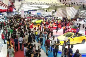 Alarm Merah Industri Otomotif: Bedah Tuntas Rapor Penjualan Mobil Kuartal III dan Efek Dominonya di 2026