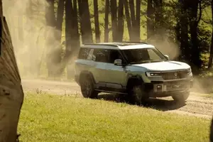 Kiamat bagi Land Cruiser? Membedah Anatomi Denza B8, SUV Off-Road Mewah BYD yang Bersiap Menginvasi Indonesia