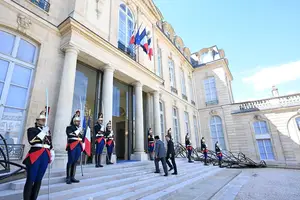 Poros Élysée: Manuver Cerdas Presiden Prabowo Mengamankan 21 Pakta Strategis, dari Jet Tempur hingga Makan Bergizi Gratis